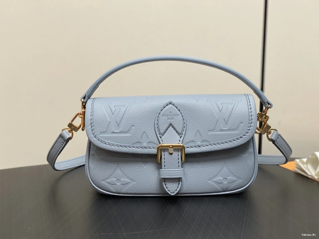 VUITTON Nano Diane-19*10.5*6 CM LOUIS 0413